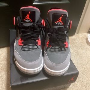 Air Jordan 4